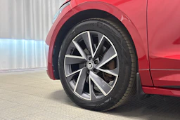 punainen Skoda Enyaq 2022 kuva 13.