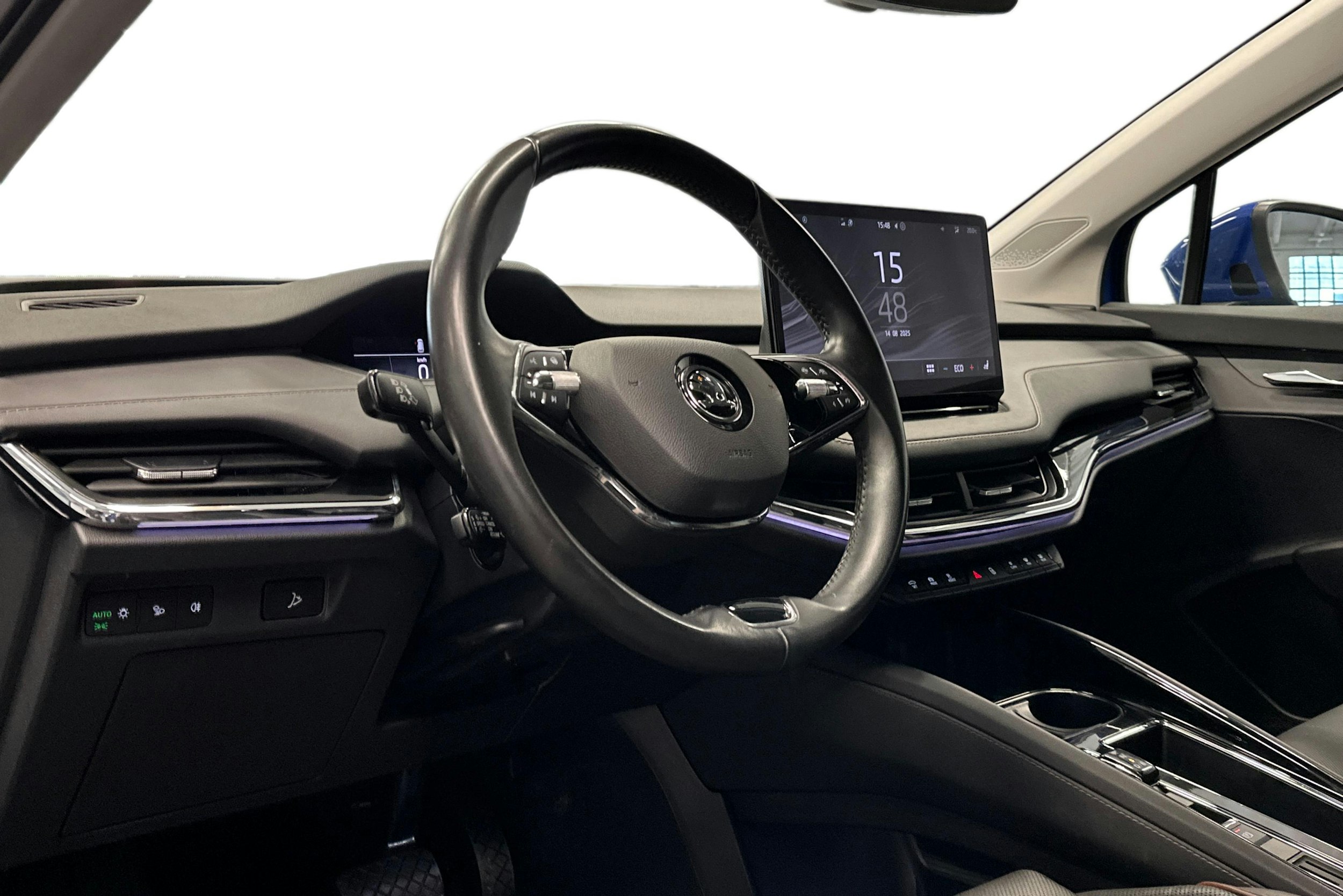 sininen Skoda Enyaq 2023 kuva 3.