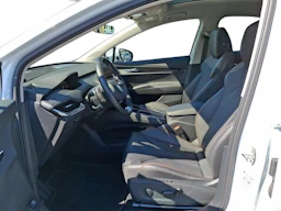 valkoinen Skoda Enyaq 2023 kuva 5.