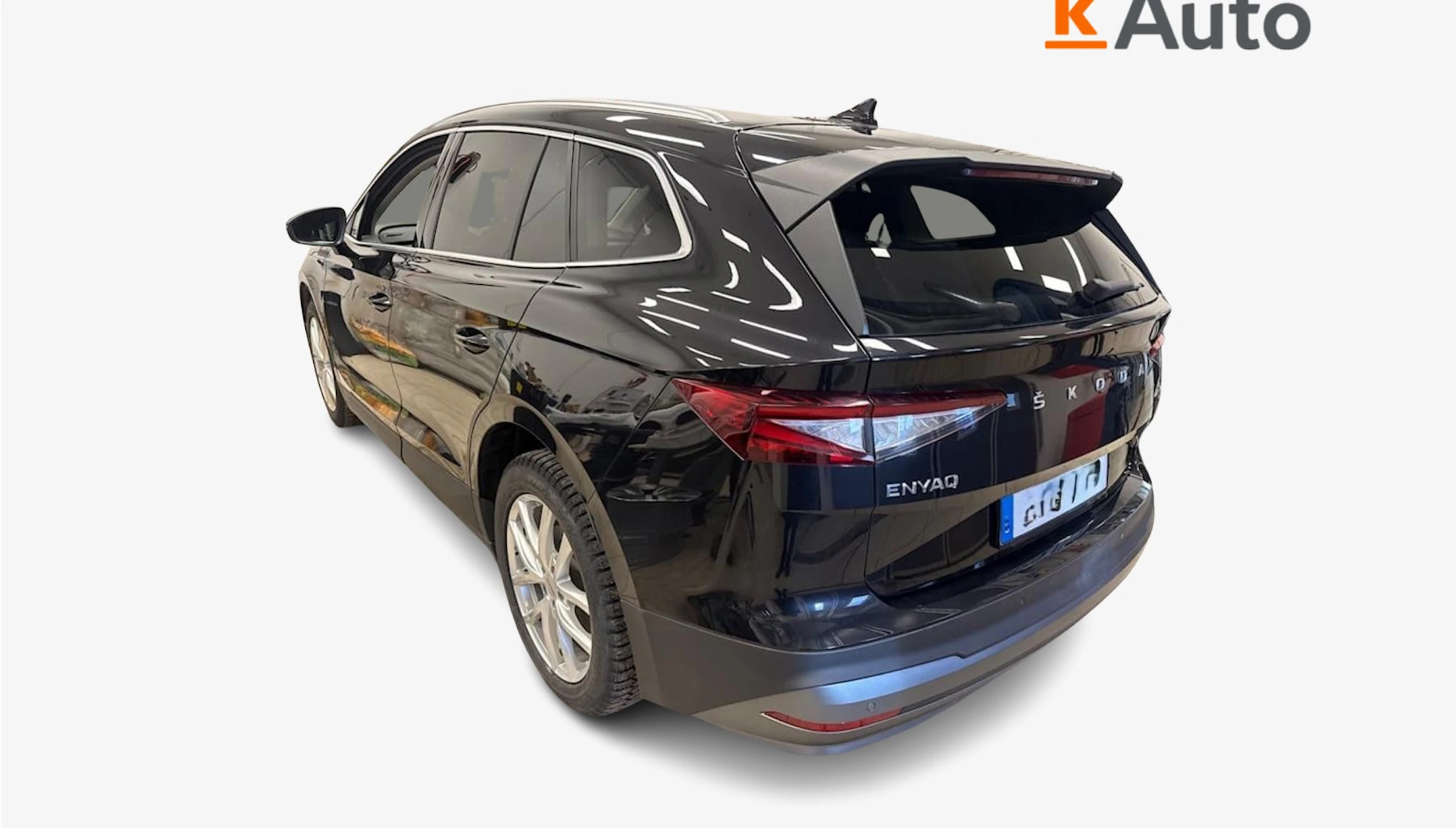 musta Skoda Enyaq 2023 kuva 2.