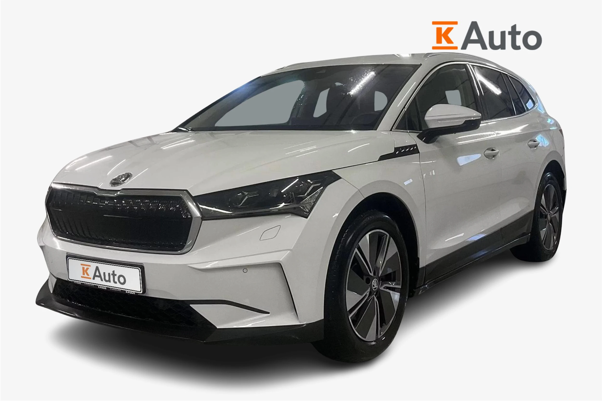 valkoinen Skoda Enyaq 2023 kuva 1.
