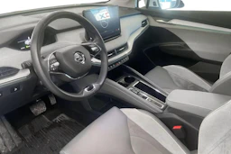 valkoinen Skoda Enyaq 2023 kuva 3.