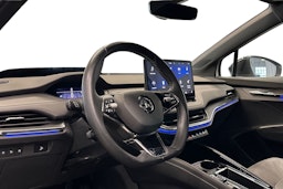 valkoinen Skoda Enyaq 2023 kuva 3.