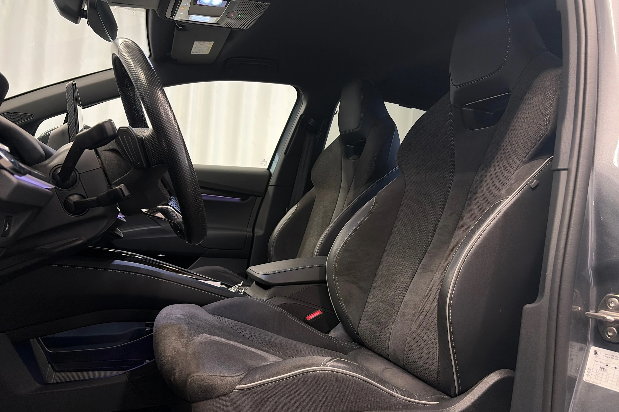 harmaa Skoda Enyaq 2023 kuva 4.