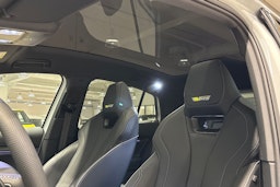 Valkoinen Skoda Enyaq 2023 kuva 17.