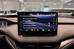 Valkoinen Skoda Enyaq 2023 kuva 28.