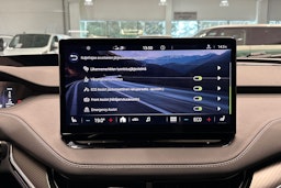 Valkoinen Skoda Enyaq 2023 kuva 29.