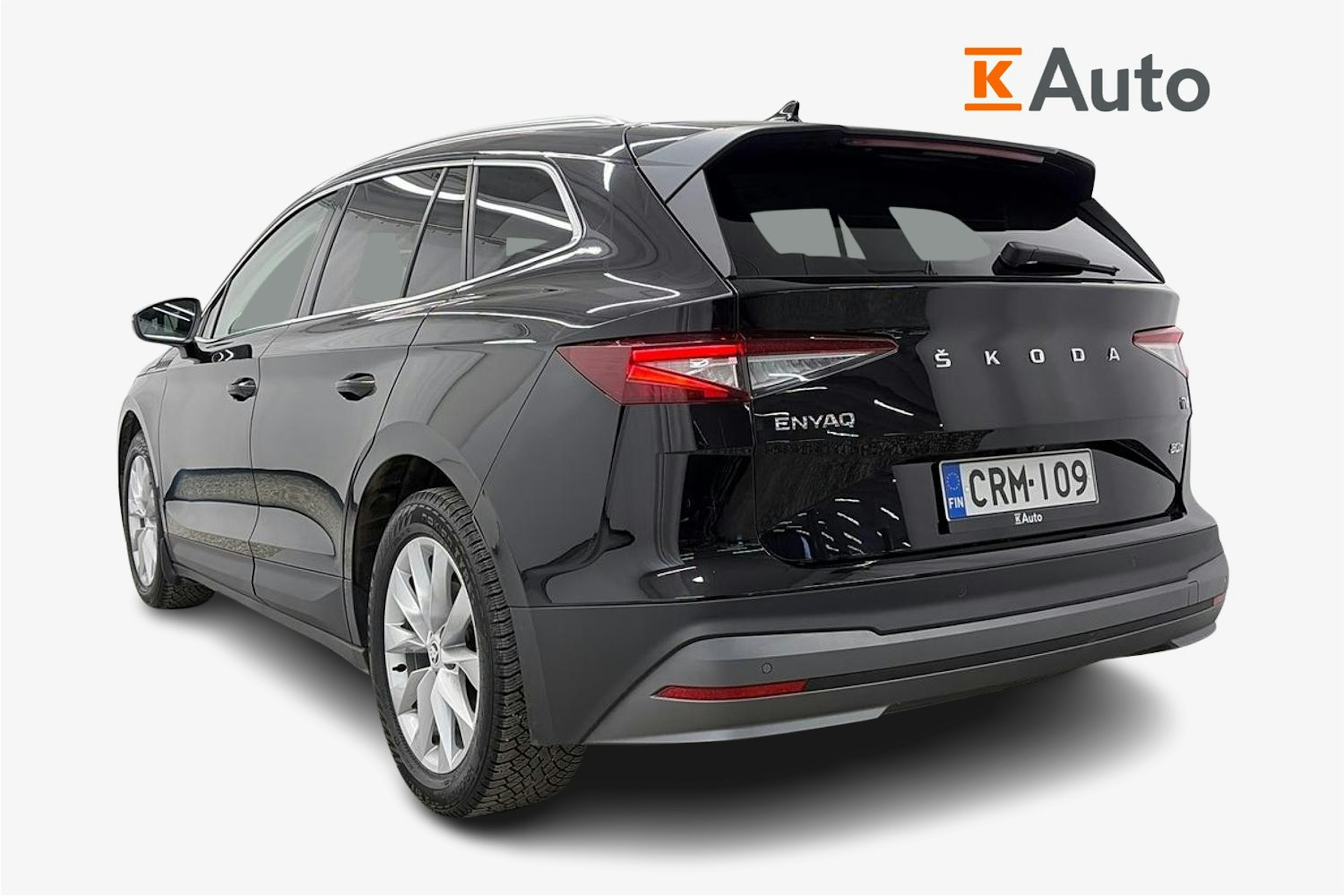 musta Skoda Enyaq 2023 kuva 2.