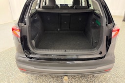 musta Skoda Enyaq 2023 kuva 14.