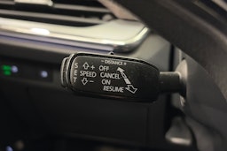 musta Skoda Enyaq 2023 kuva 22.