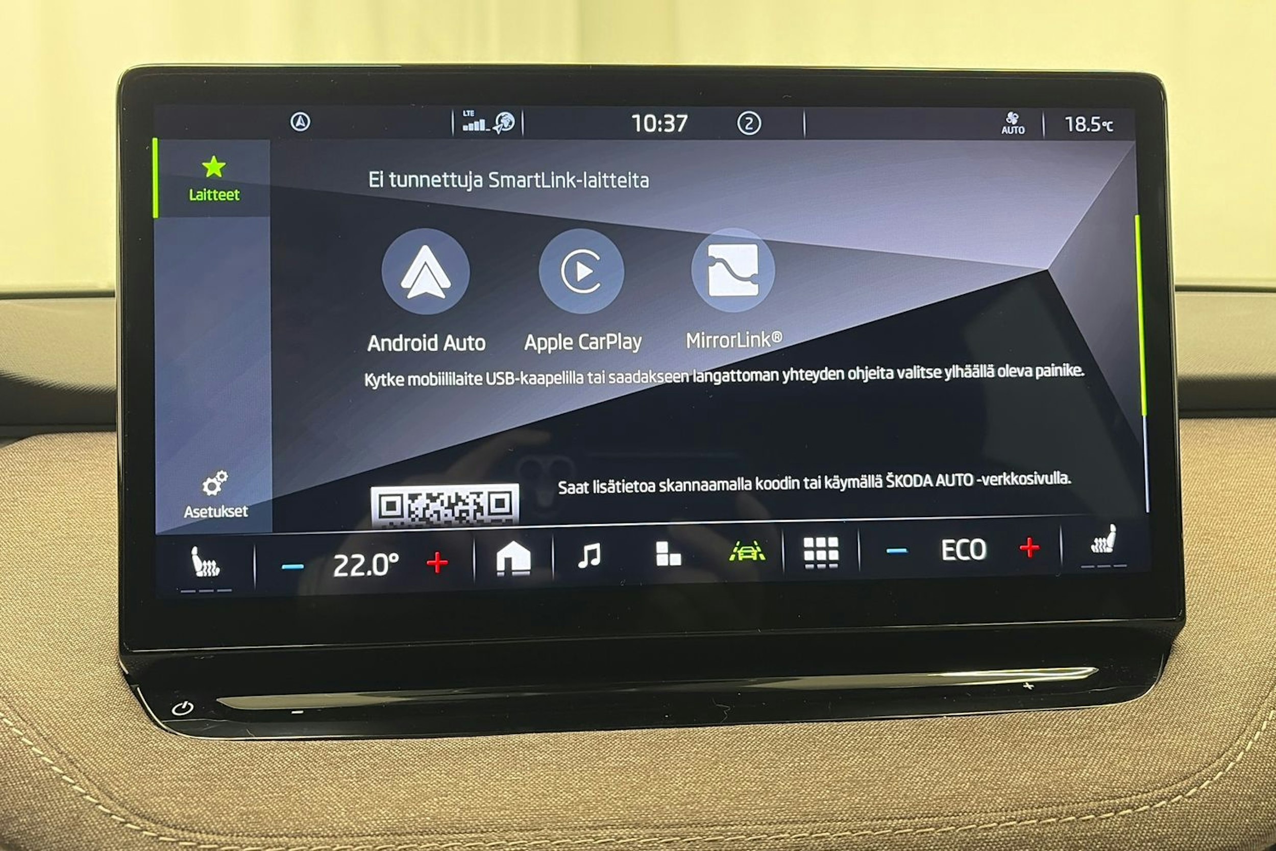 musta Skoda Enyaq 2023 kuva 25.