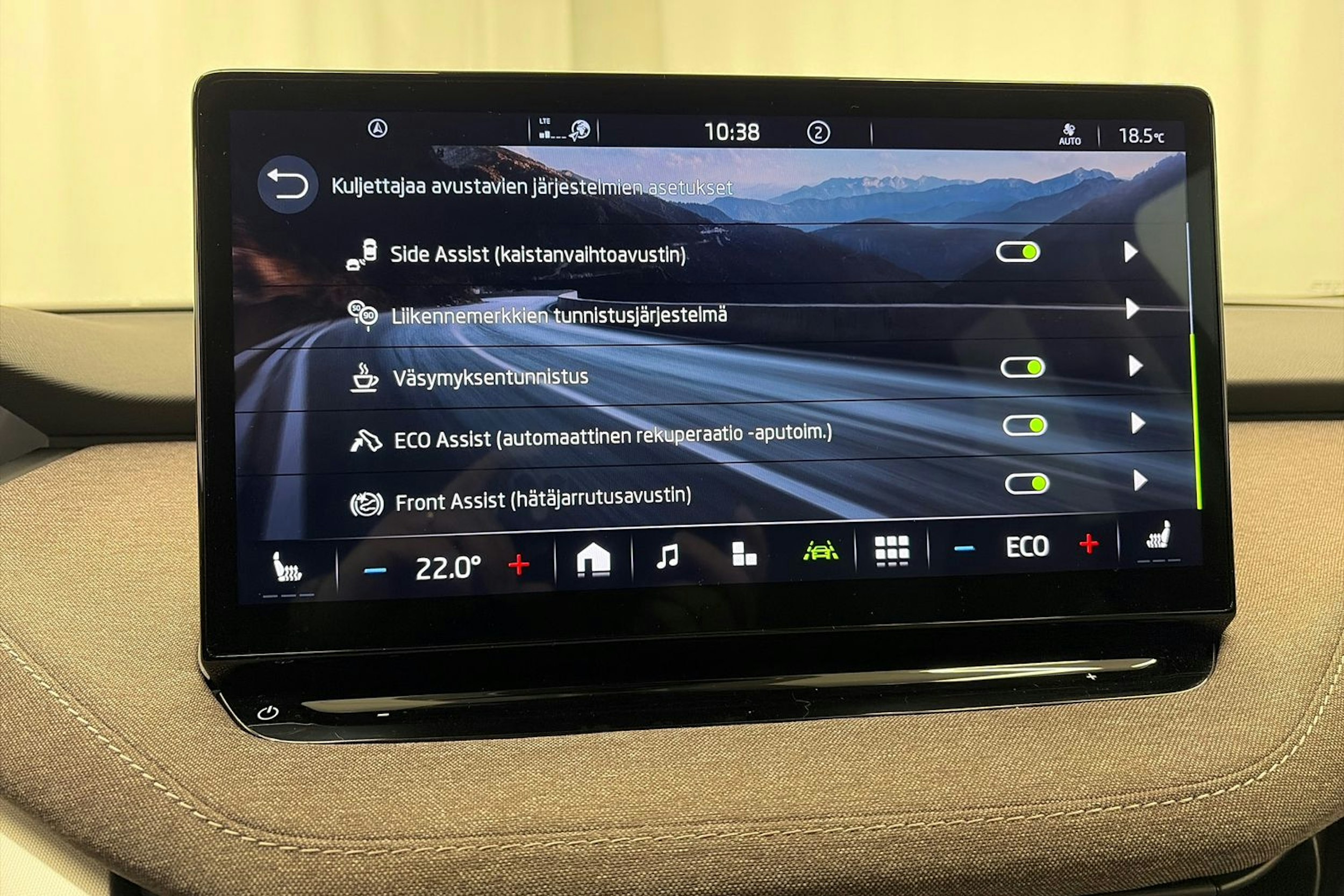 musta Skoda Enyaq 2023 kuva 27.