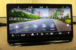 musta Skoda Enyaq 2023 kuva 28.