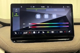 musta Skoda Enyaq 2023 kuva 29.