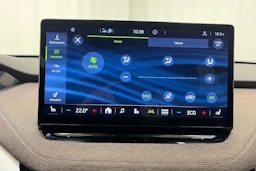 musta Skoda Enyaq 2023 kuva 30.