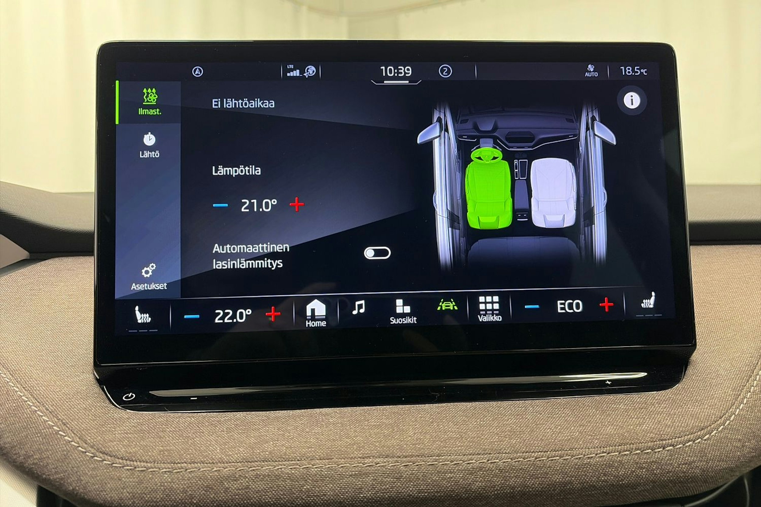 musta Skoda Enyaq 2023 kuva 31.