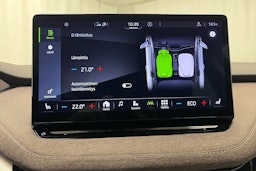 musta Skoda Enyaq 2023 kuva 31.