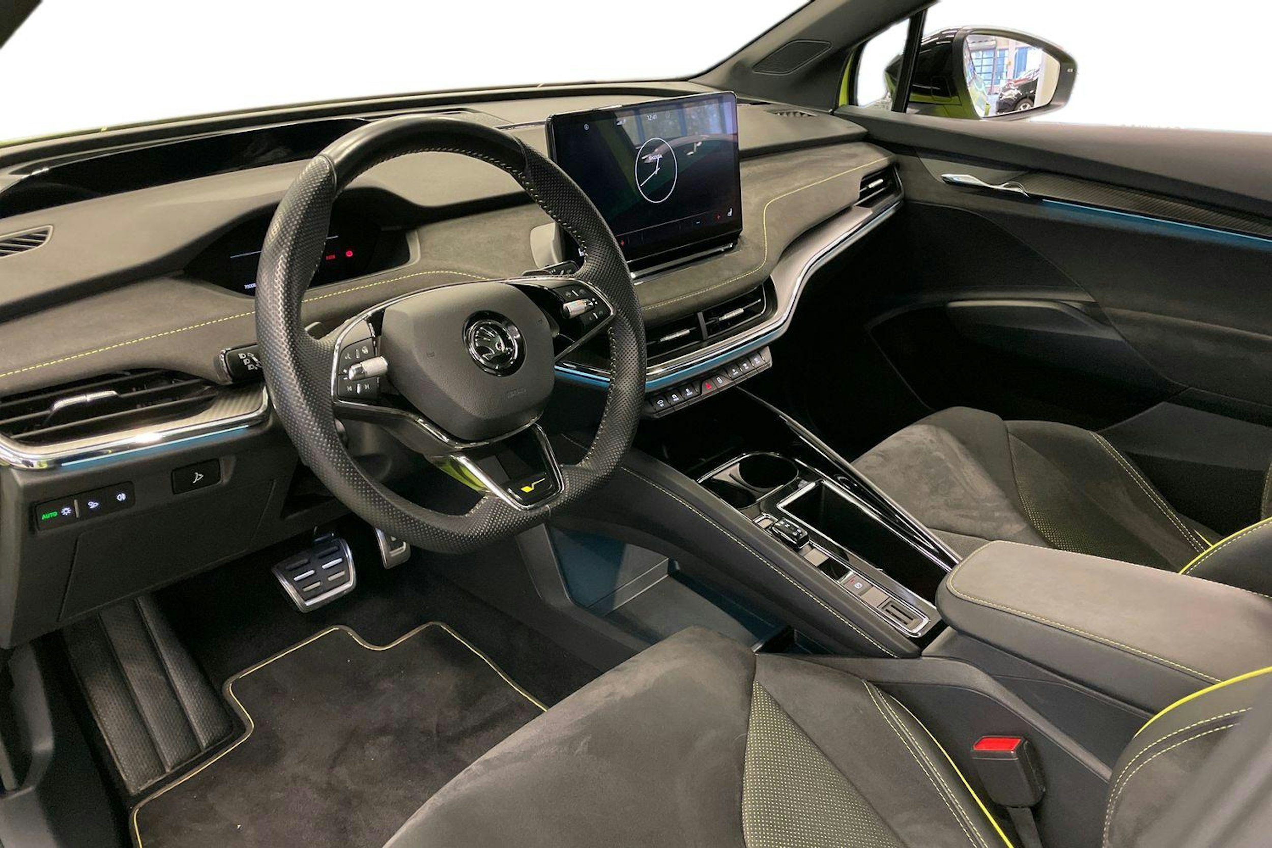 vihreä Skoda Enyaq 2023 kuva 7.