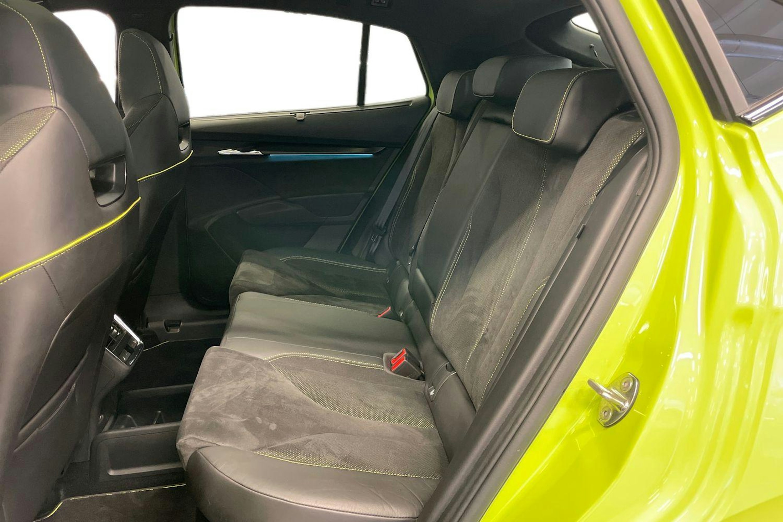 vihreä Skoda Enyaq 2023 kuva 10.