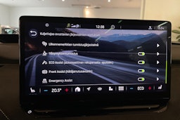 vihreä Skoda Enyaq 2023 kuva 18.