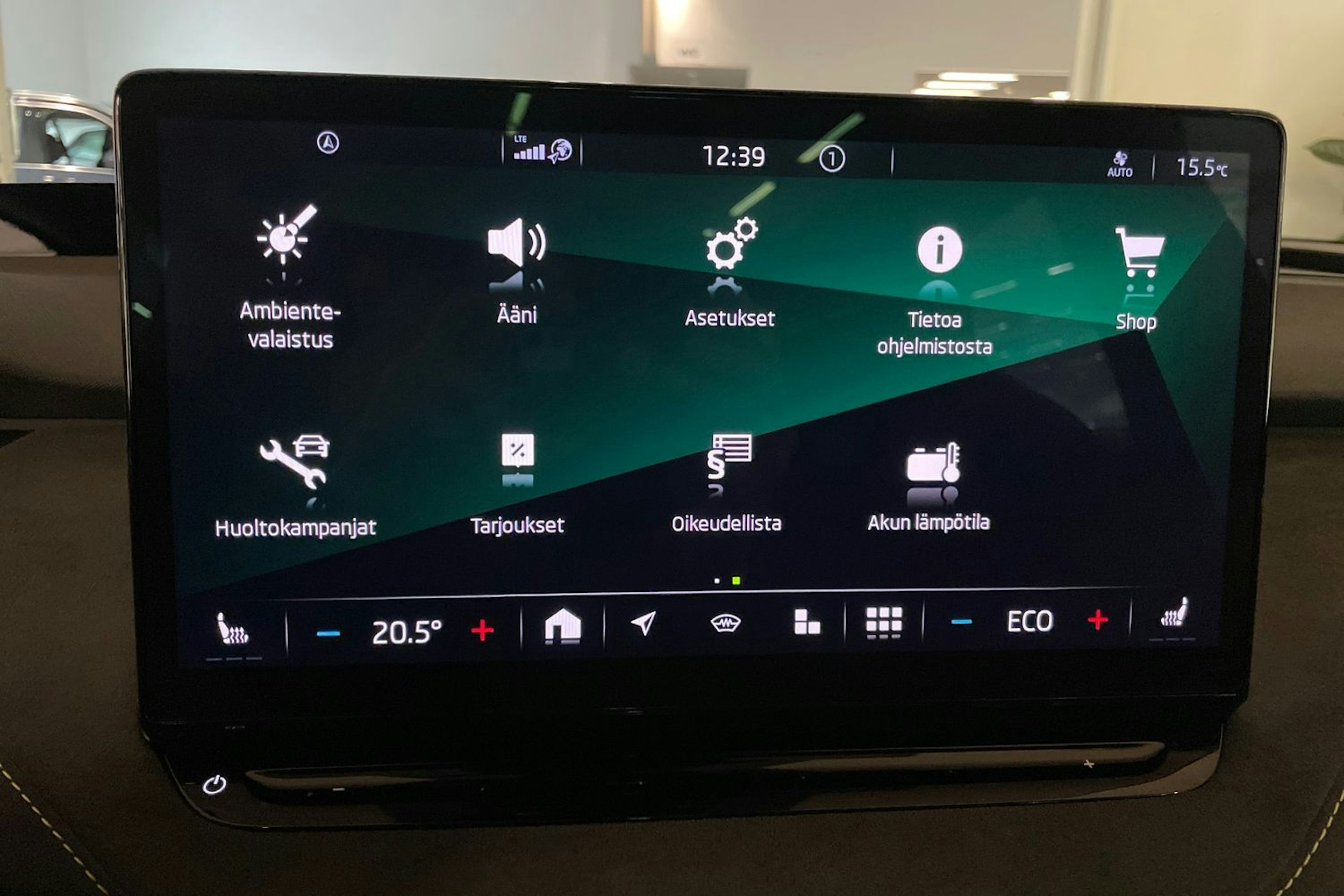 vihreä Skoda Enyaq 2023 kuva 20.