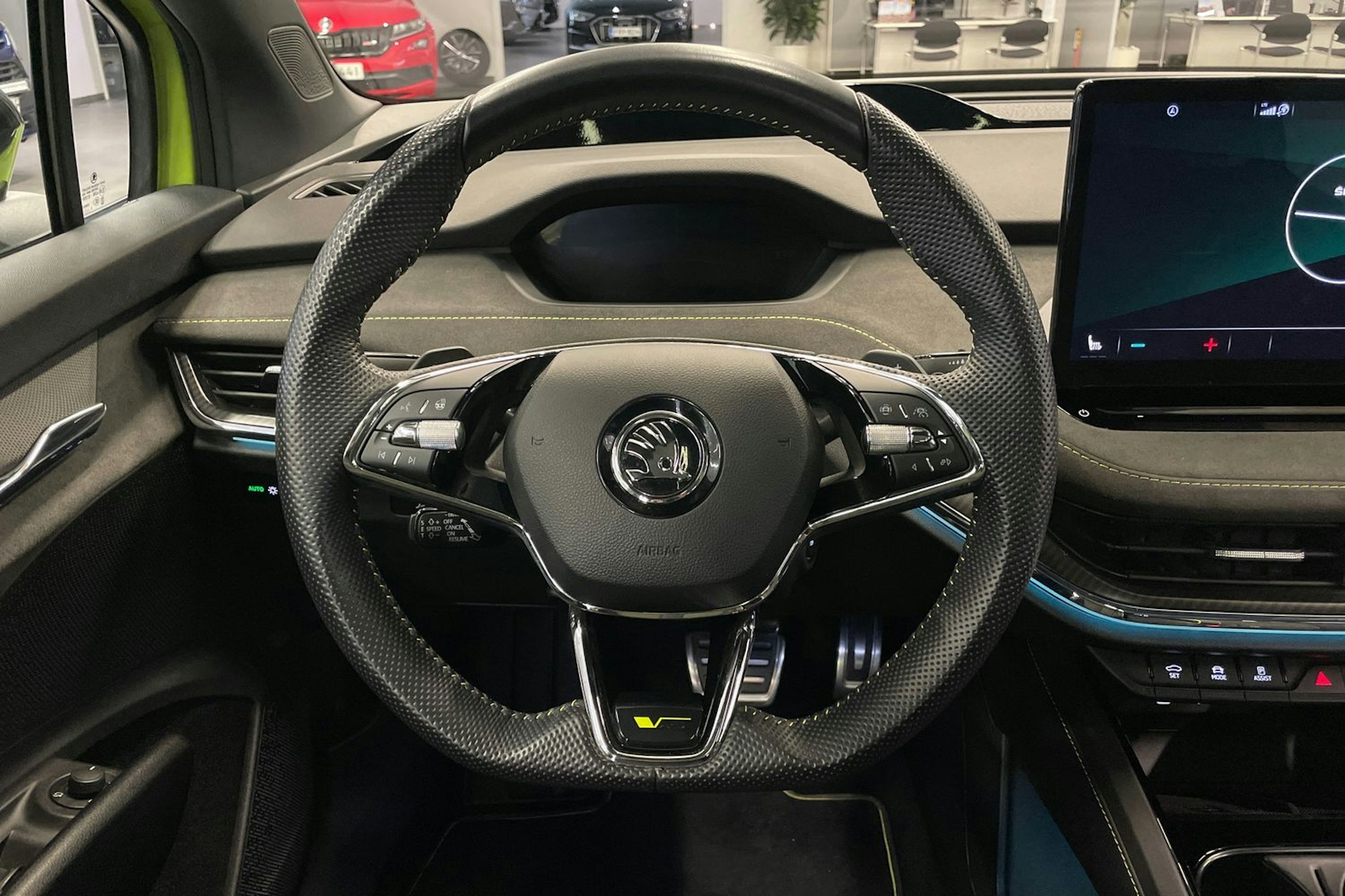 vihreä Skoda Enyaq 2023 kuva 28.