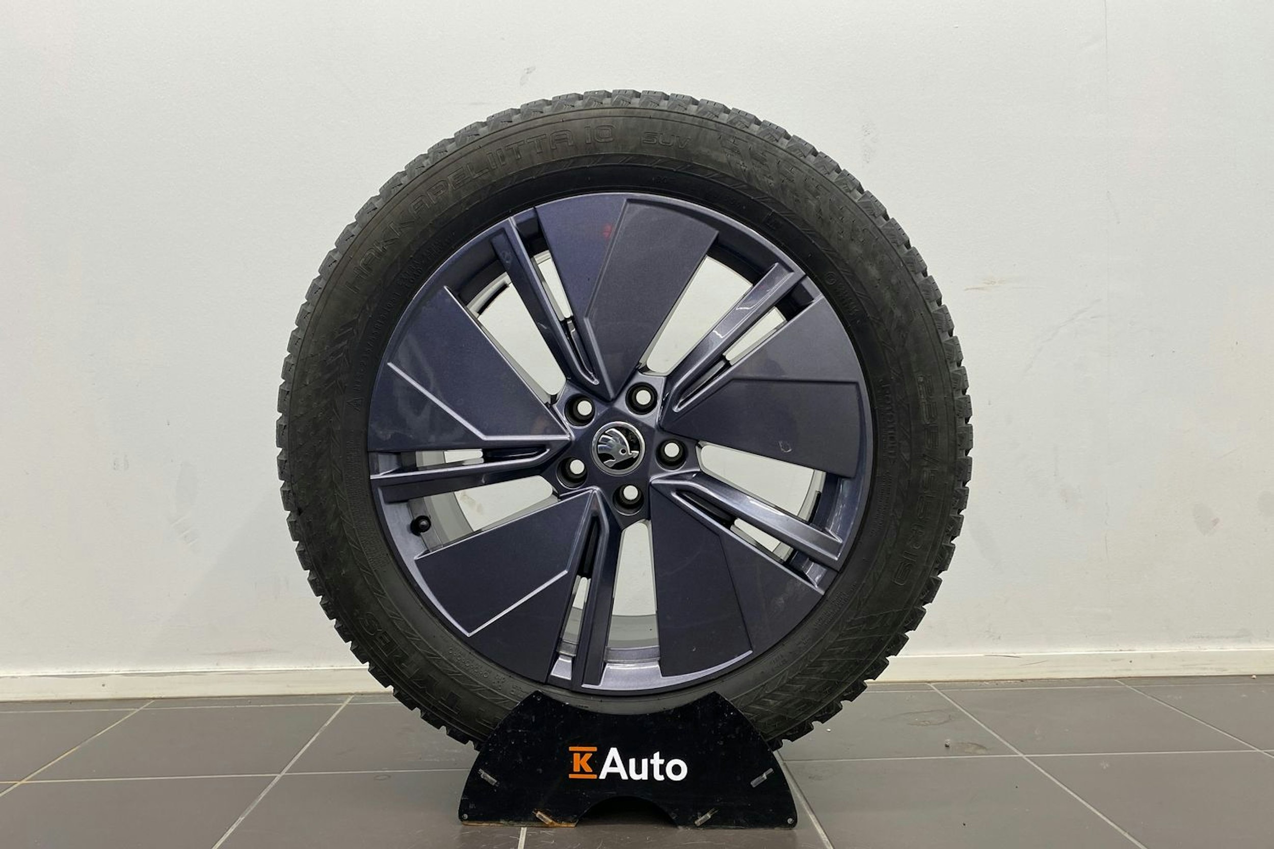 sininen Skoda Enyaq 2023 kuva 10.