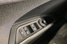 sininen Skoda Enyaq 2023 kuva 17.