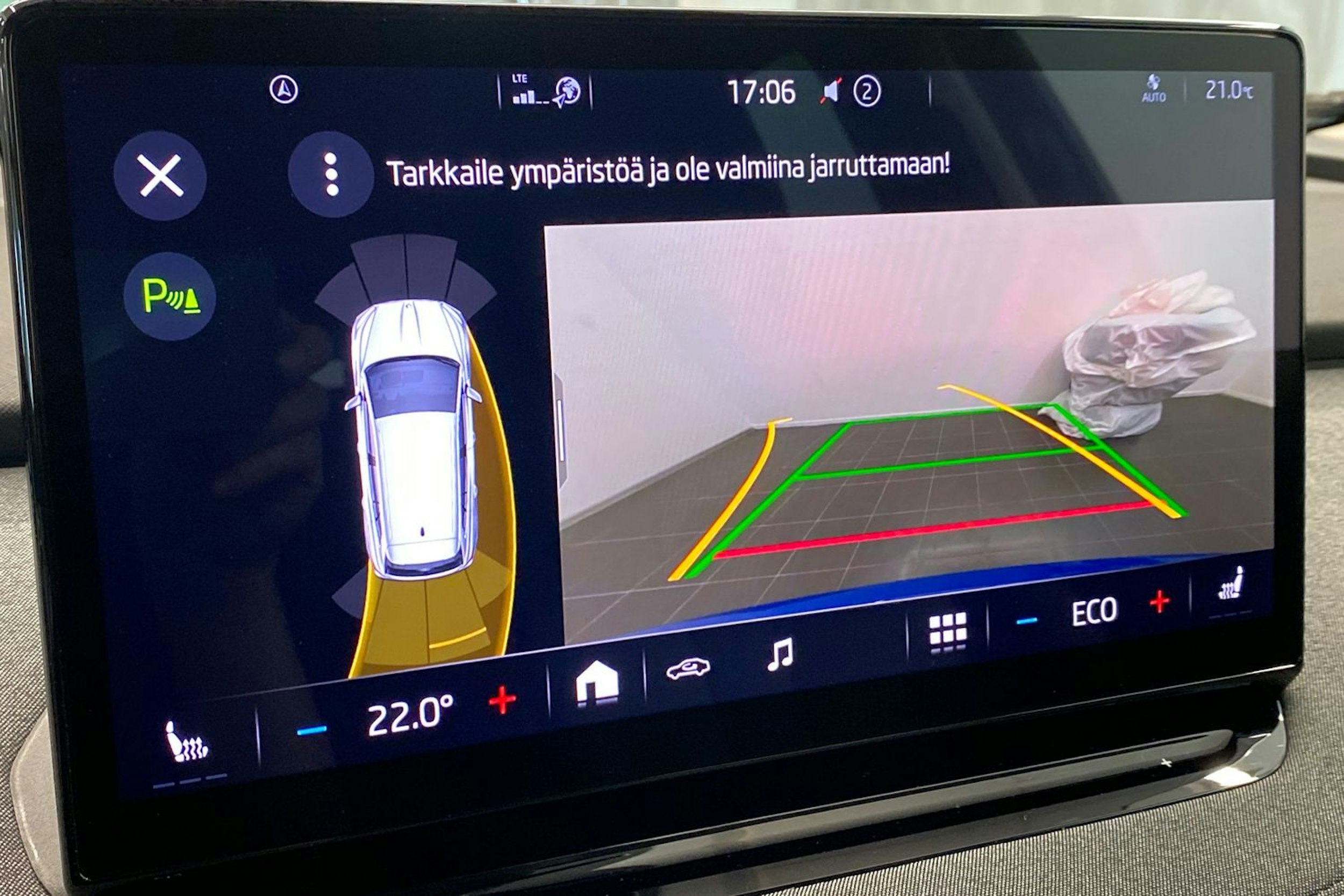 sininen Skoda Enyaq 2023 kuva 22.