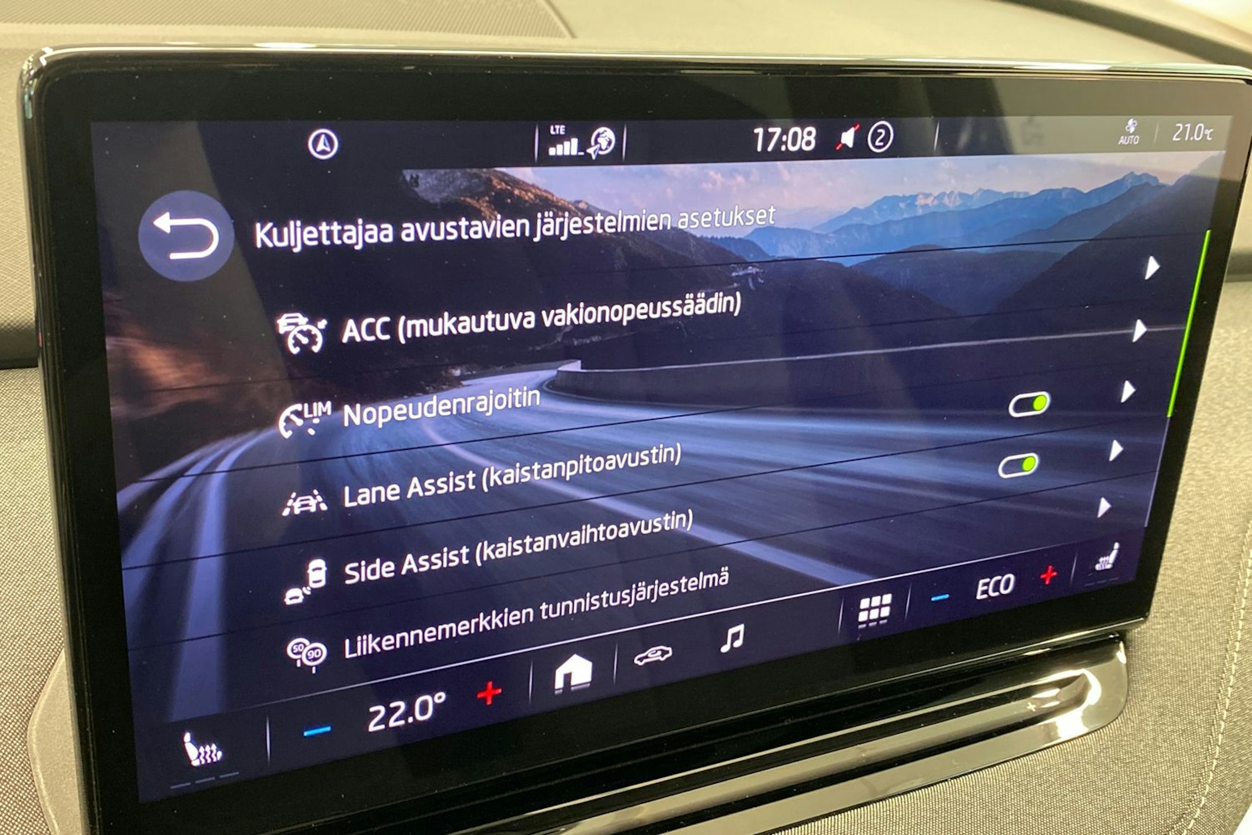 sininen Skoda Enyaq 2023 kuva 25.