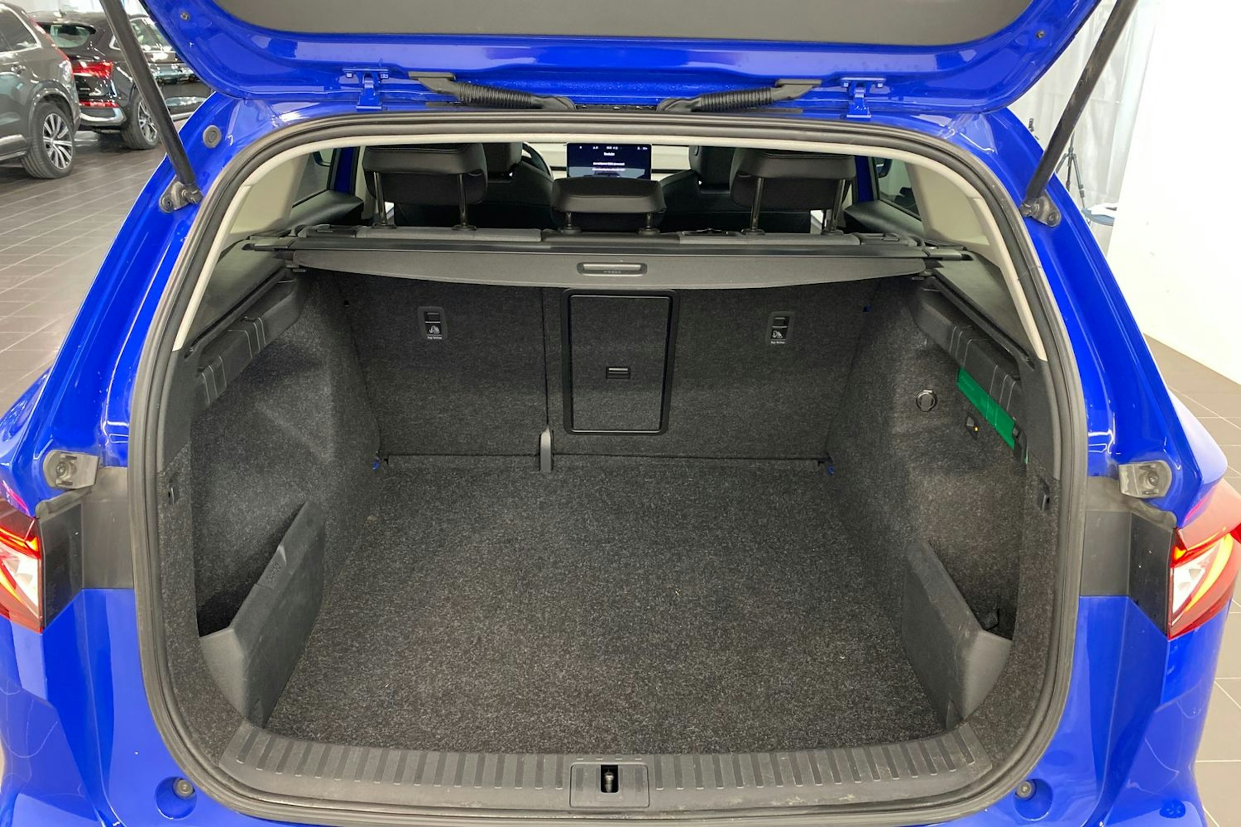 sininen Skoda Enyaq 2023 kuva 31.