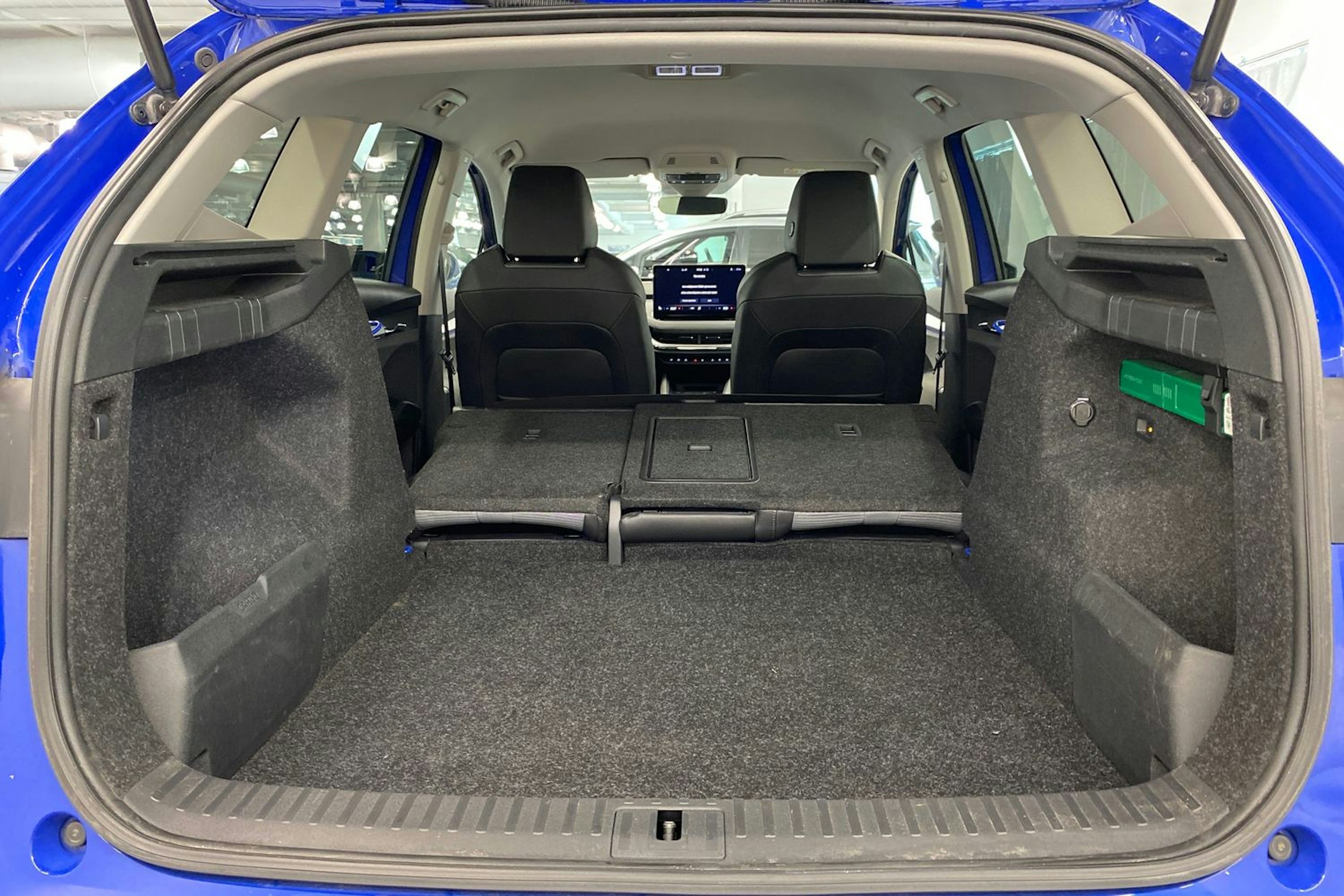sininen Skoda Enyaq 2023 kuva 34.