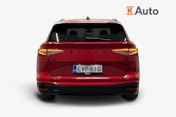 punainen Skoda Enyaq 2023 kuva 3.