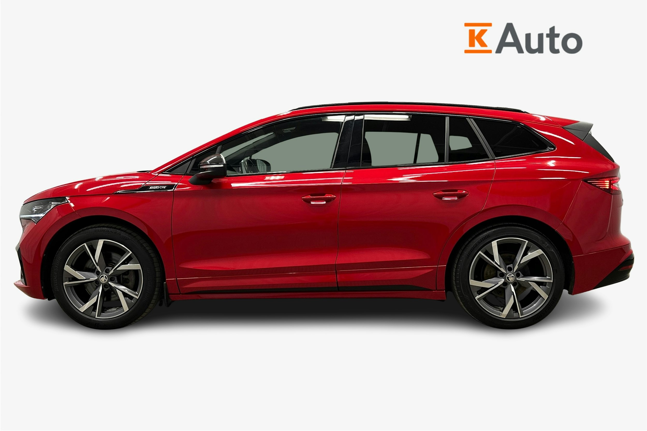 punainen Skoda Enyaq 2023 kuva 6.