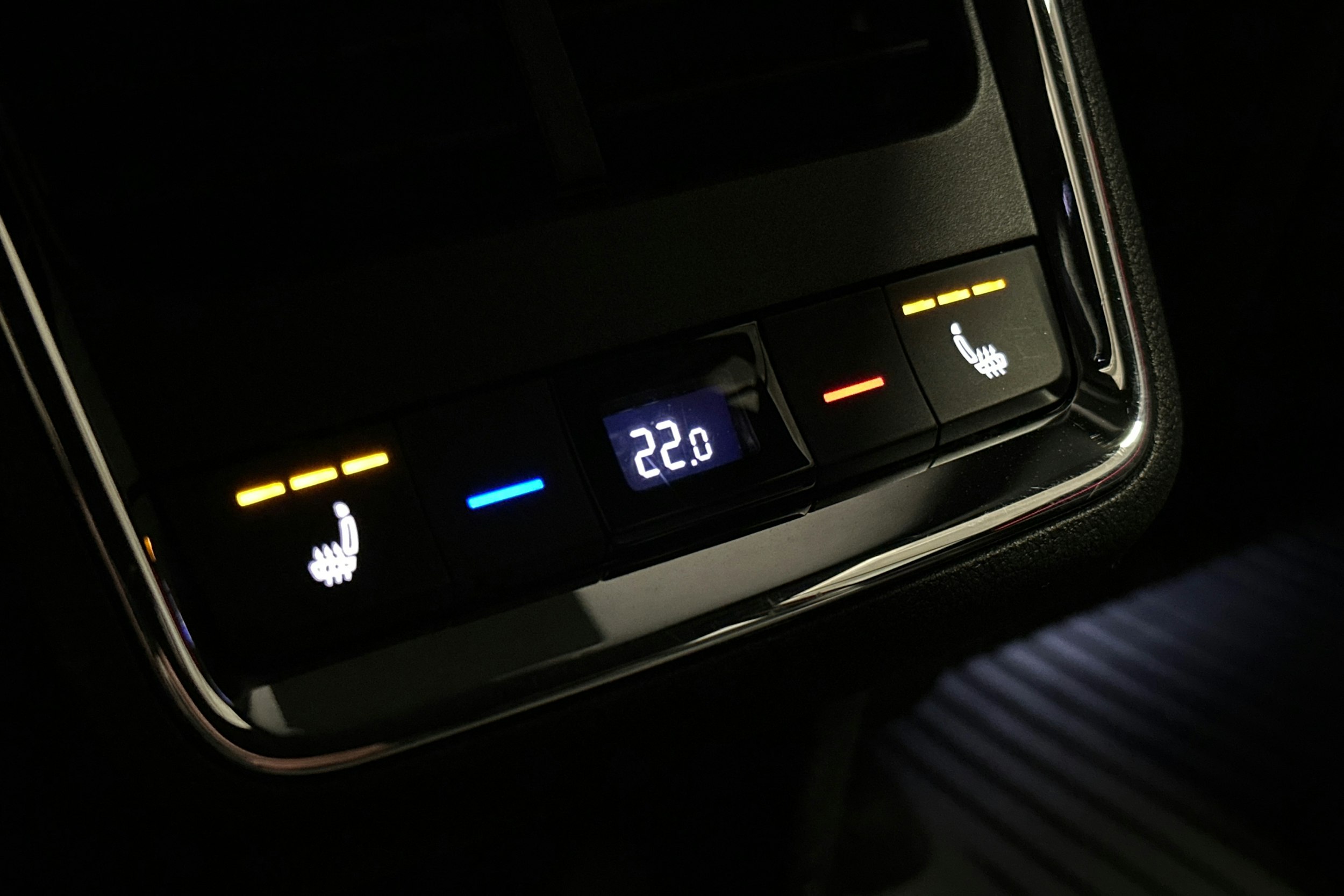 punainen Skoda Enyaq 2023 kuva 17.