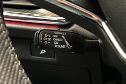 punainen Skoda Enyaq 2023 kuva 23.