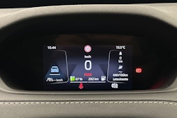punainen Skoda Enyaq 2023 kuva 24.