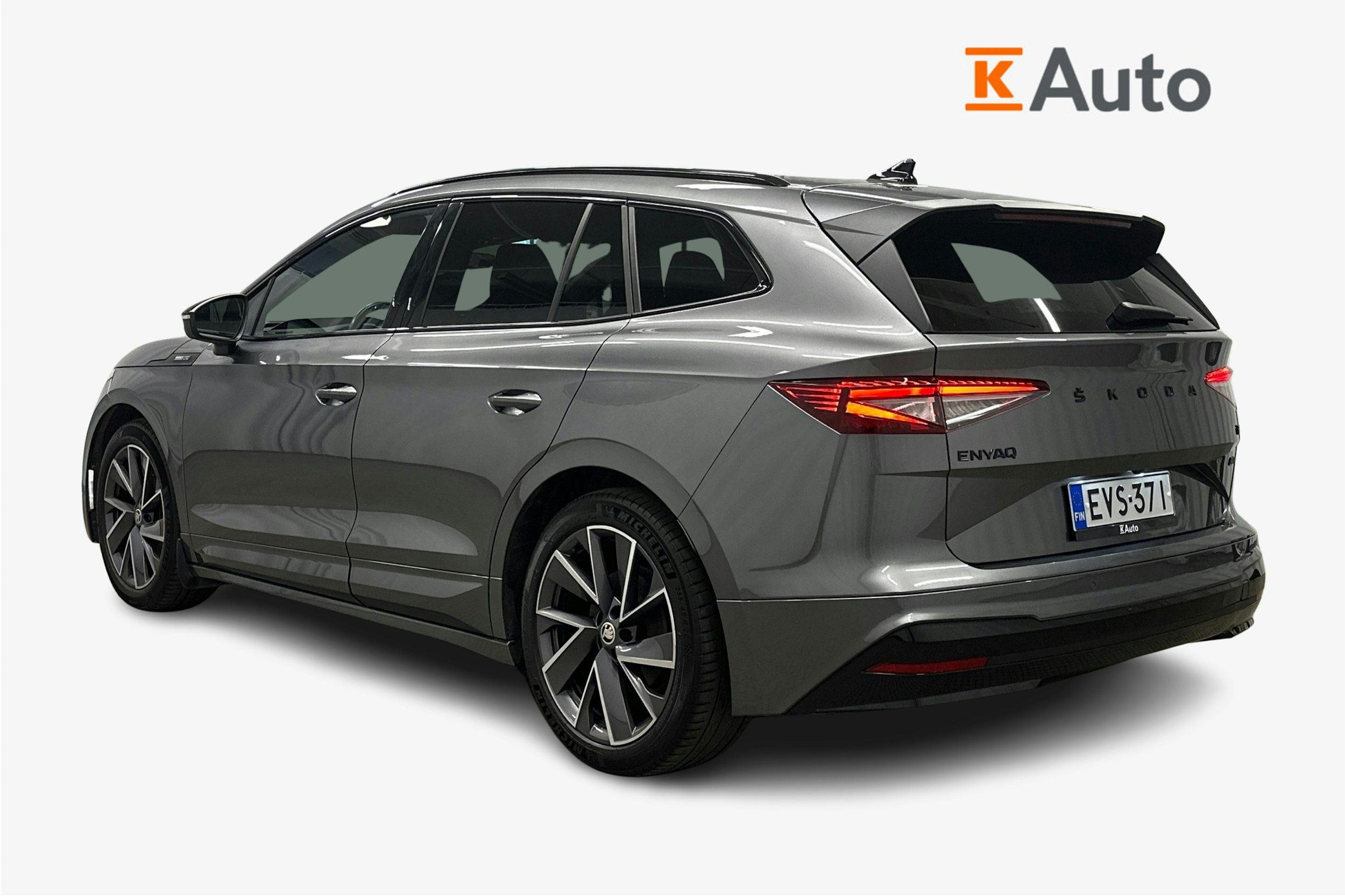 harmaa Skoda Enyaq 2023 kuva 2.
