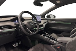 harmaa Skoda Enyaq 2023 kuva 7.