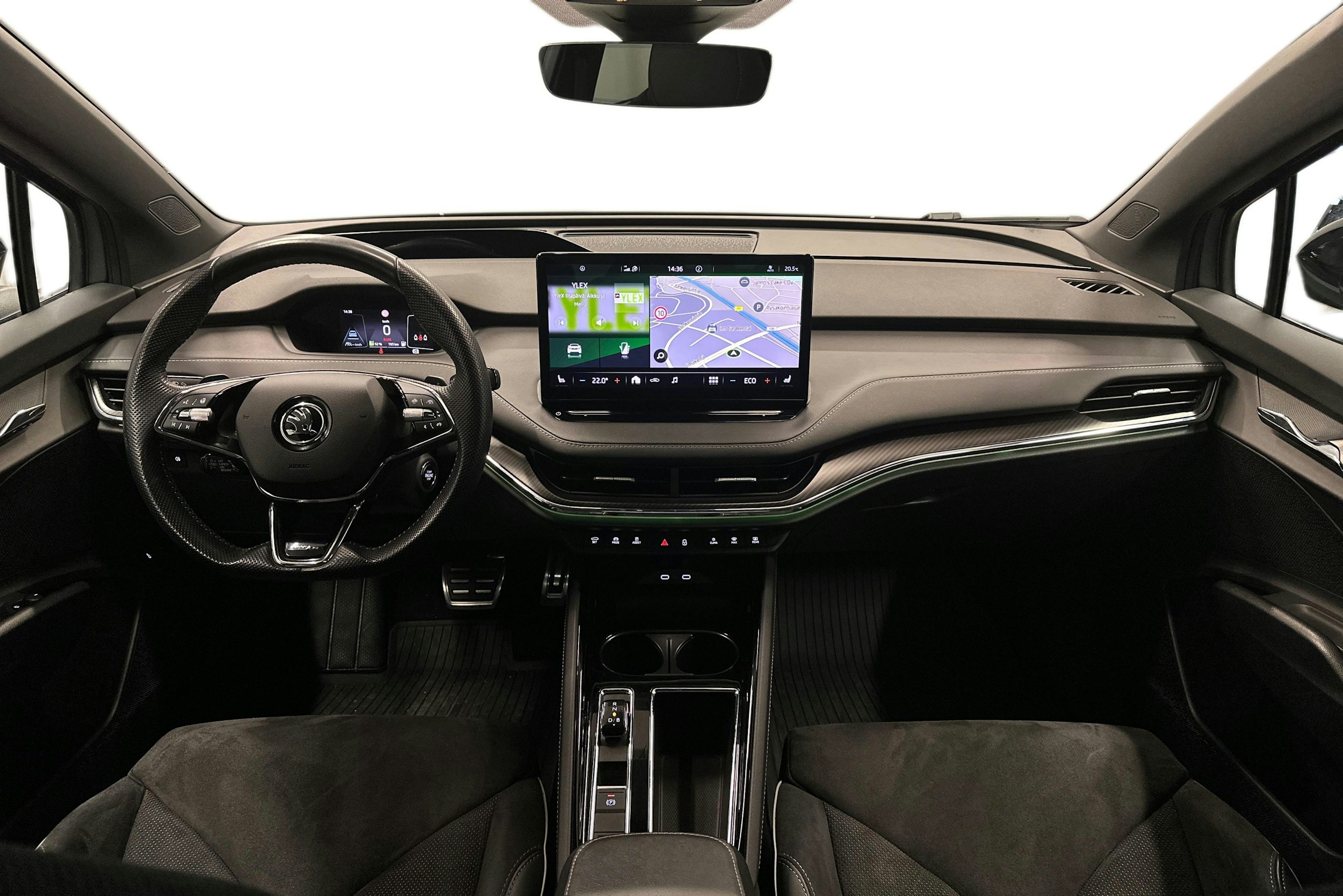 harmaa Skoda Enyaq 2023 kuva 9.