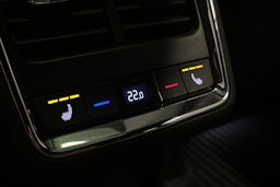 harmaa Skoda Enyaq 2023 kuva 17.