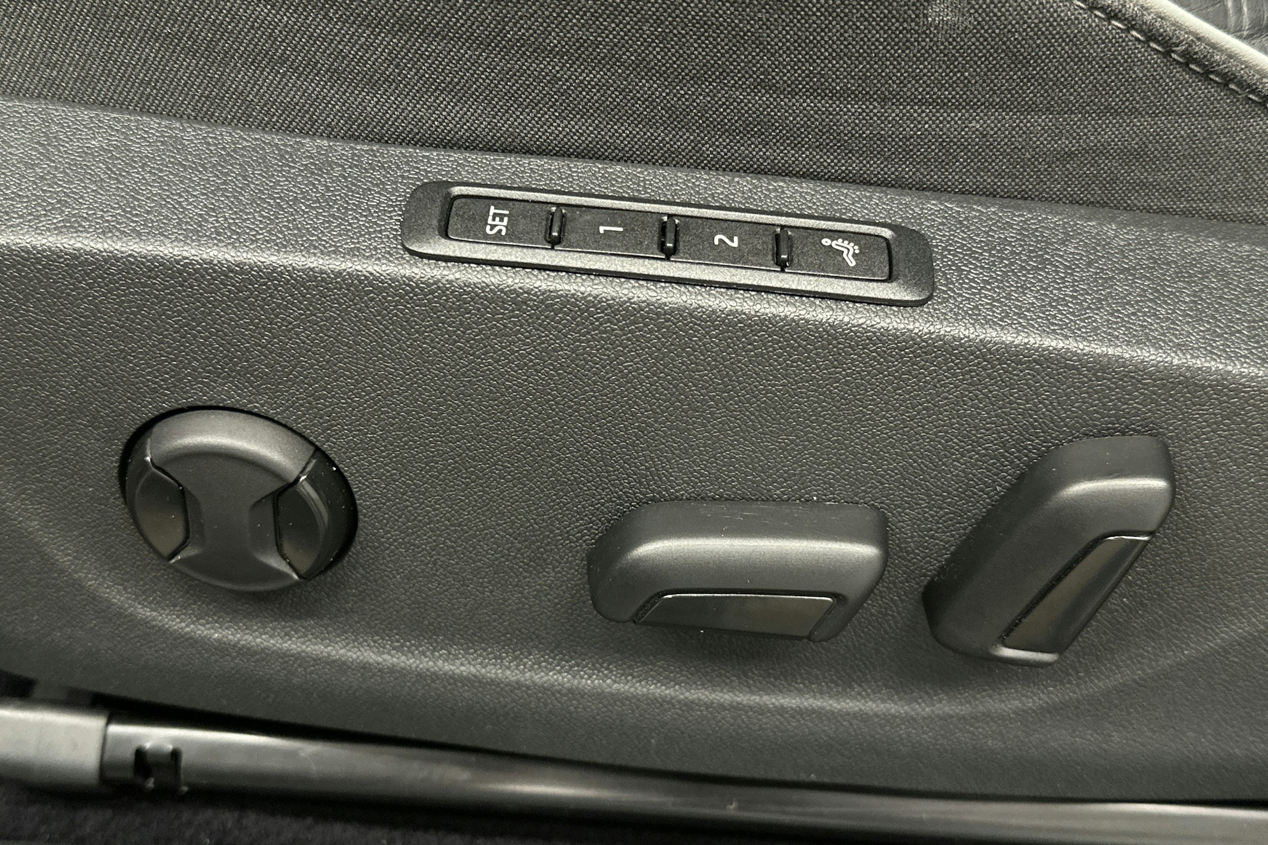 harmaa Skoda Enyaq 2023 kuva 19.