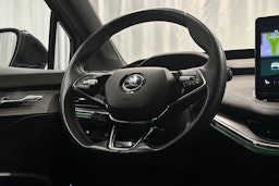 harmaa Skoda Enyaq 2023 kuva 20.