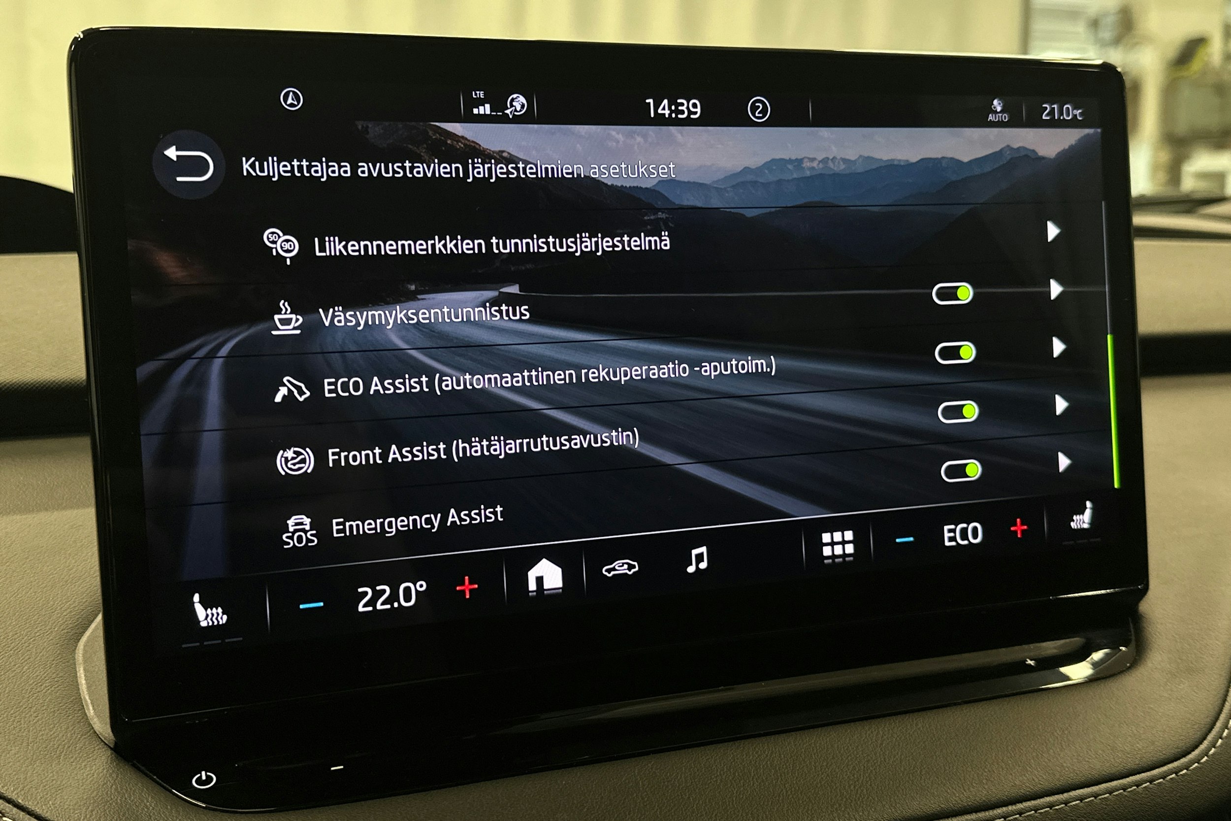 harmaa Skoda Enyaq 2023 kuva 28.