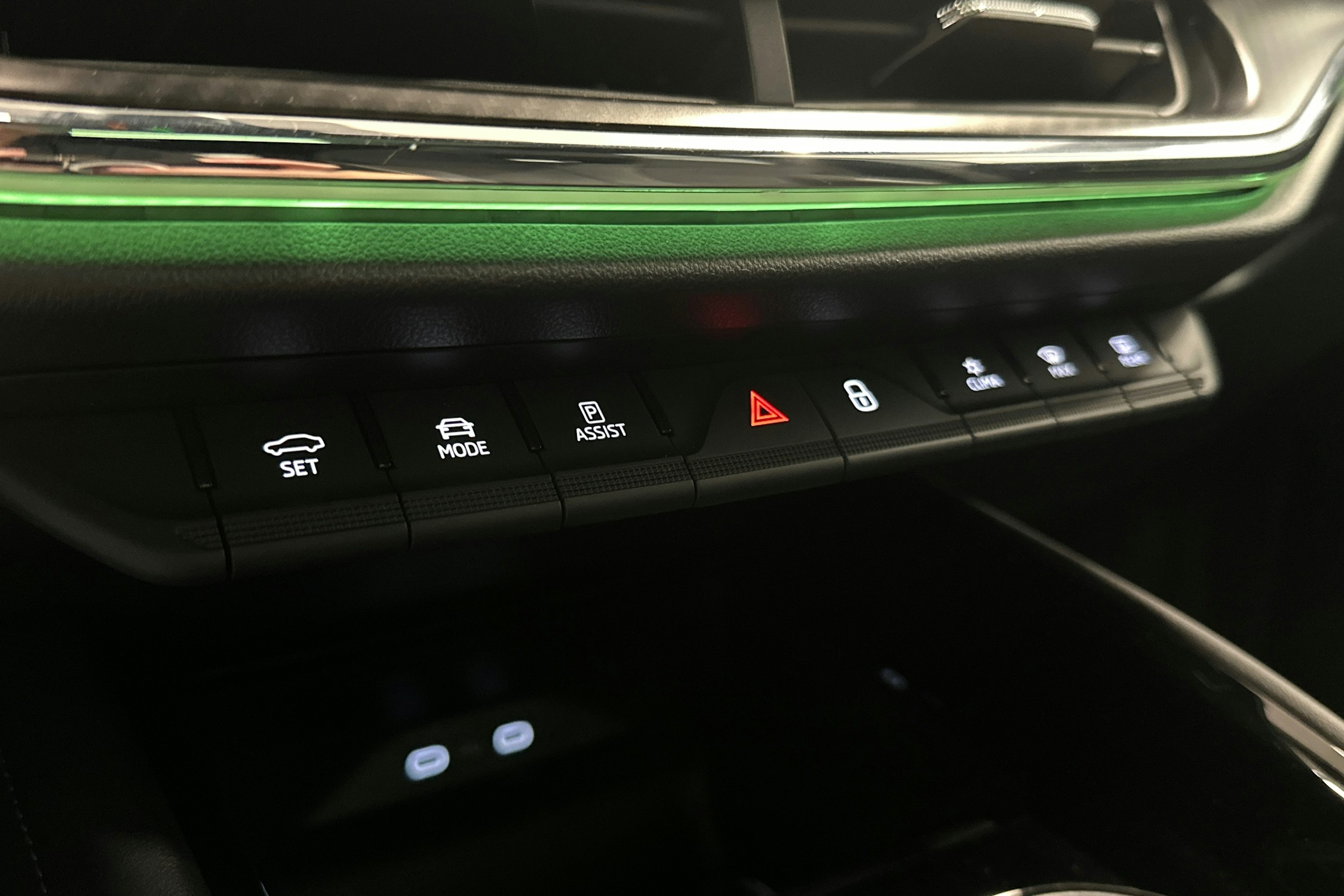 harmaa Skoda Enyaq 2023 kuva 33.