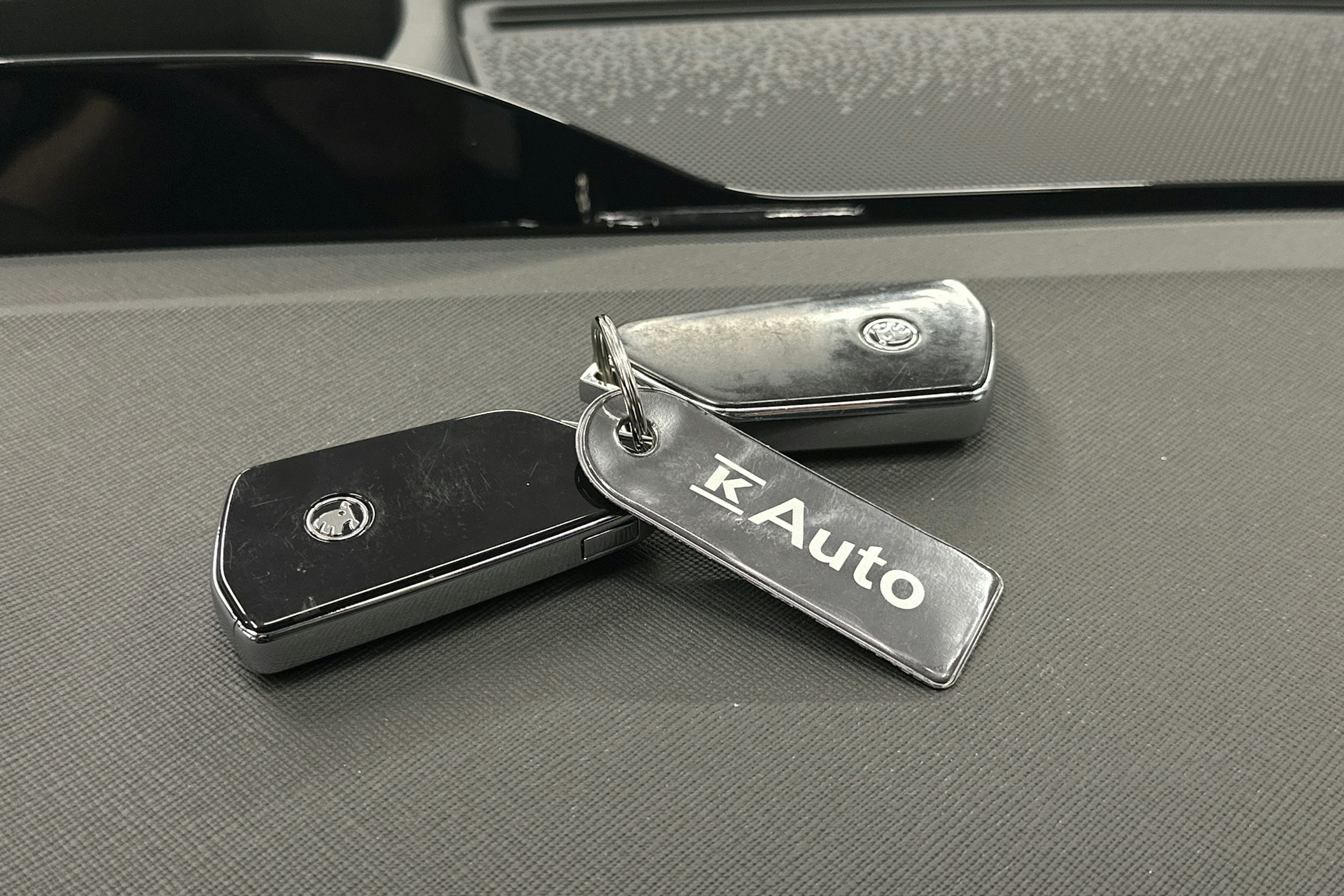harmaa Skoda Enyaq 2023 kuva 36.