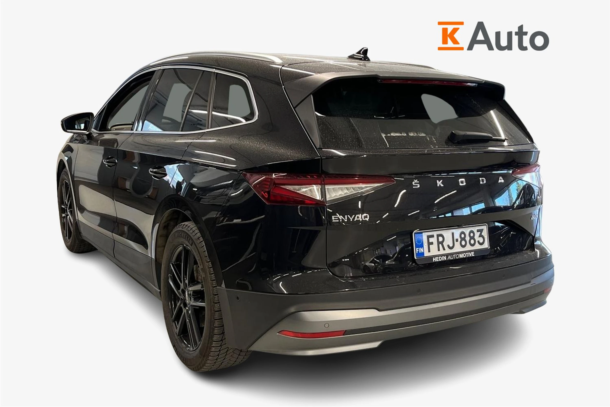 musta Skoda Enyaq 2023 kuva 2.