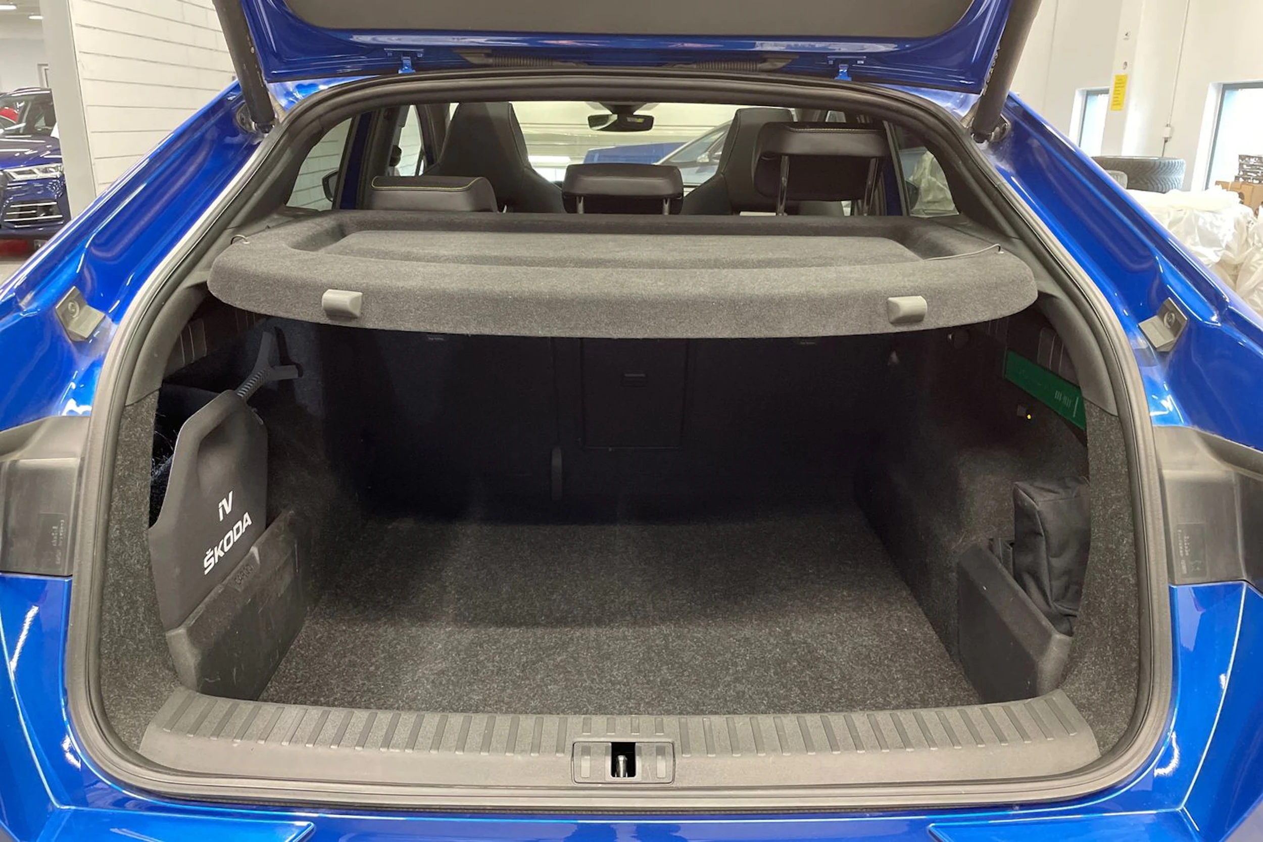 Sininen Skoda Enyaq 2023 kuva 15.