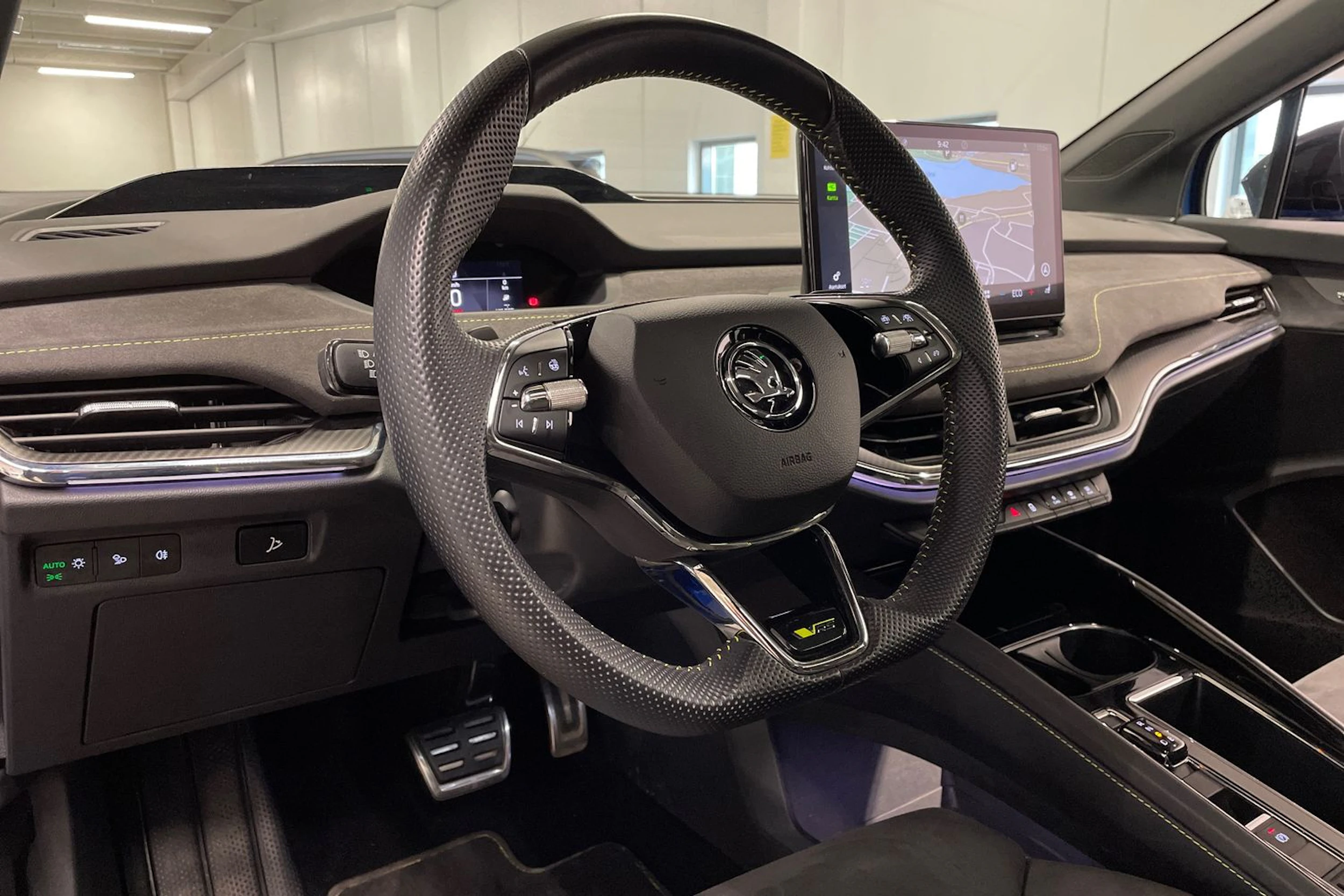Sininen Skoda Enyaq 2023 kuva 33.