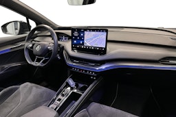 musta Skoda Enyaq 2023 kuva 9.